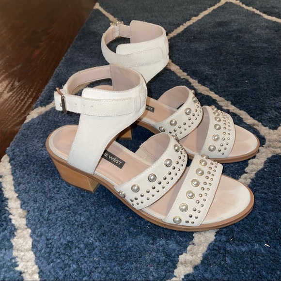 Barely worn Nine West pearl studded sandals - Picture 2 of 6